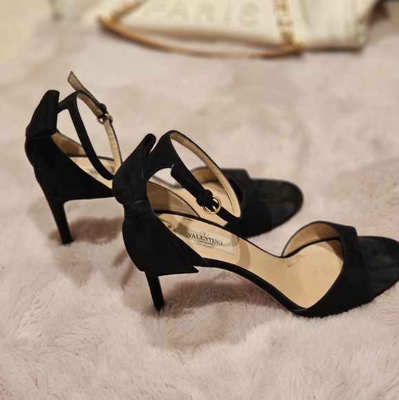 Suede Valentino heels with signature bow - Picture 5 of 7